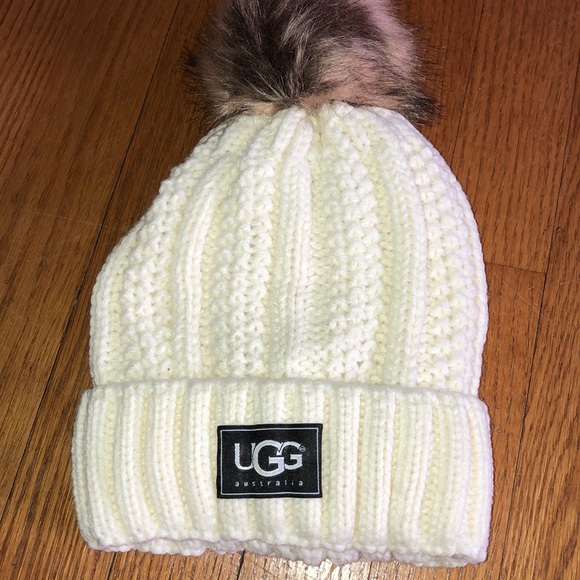 UGG Accessories - White cable stitch hat with Pom Pom